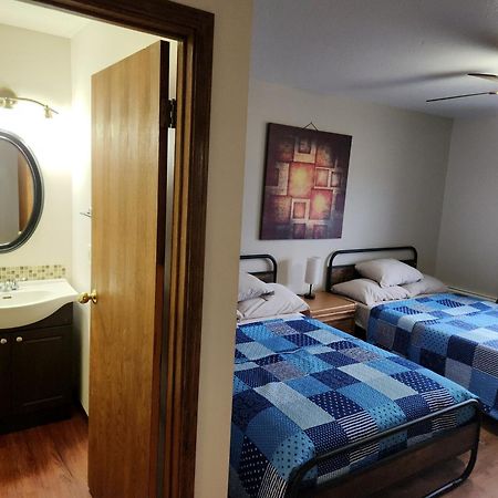 Midway Motel Radisson Buitenkant foto